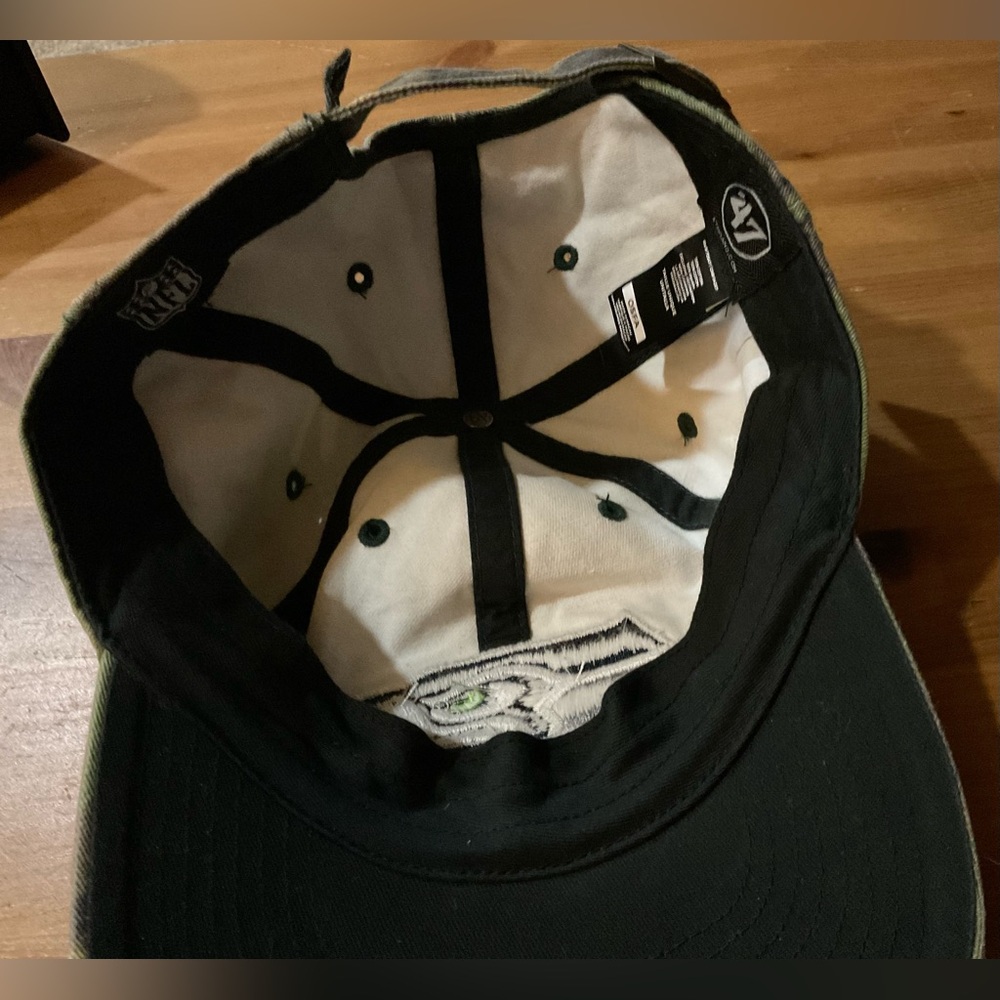 47: Seattle Seahawks NFL sporty active wear camo baseball cap for boys and men. - Picture 5 of 8